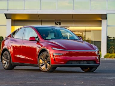 Elektrikli SUV karşılaştırması: Edmunds, yenilenen Toyota bZ'yi Tesla Model Y ile karşılaştırıyor
