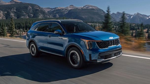 This photo provided by Kia shows the 2025 Sorento Hybrid. The Sorento Hybrid is an enticing option if you're looking for a small SUV with three rows of seating and good mpg. (Courtesy of Kia America via AP)