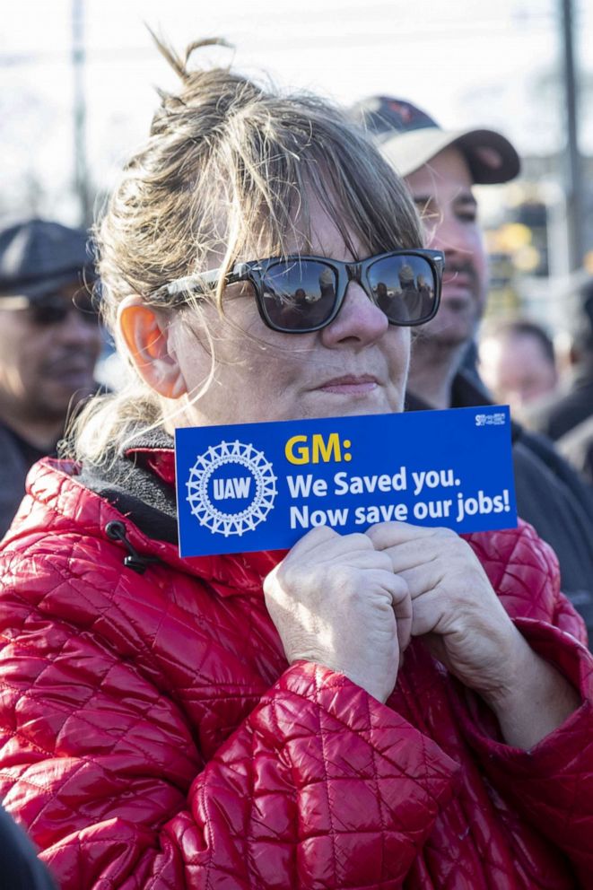 PHOTO: The United Auto Workers union holds a prayer vigil at General Motors' Warren Transmission plant to protest the planned closure of the facility, Feb. 22, 2019.