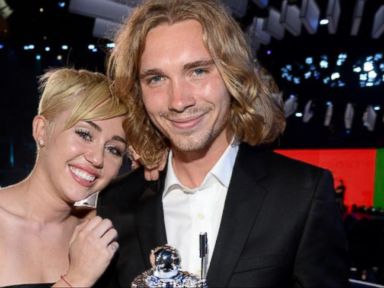 Who Is the Homeless Man Who Accepted Miley's VMA?