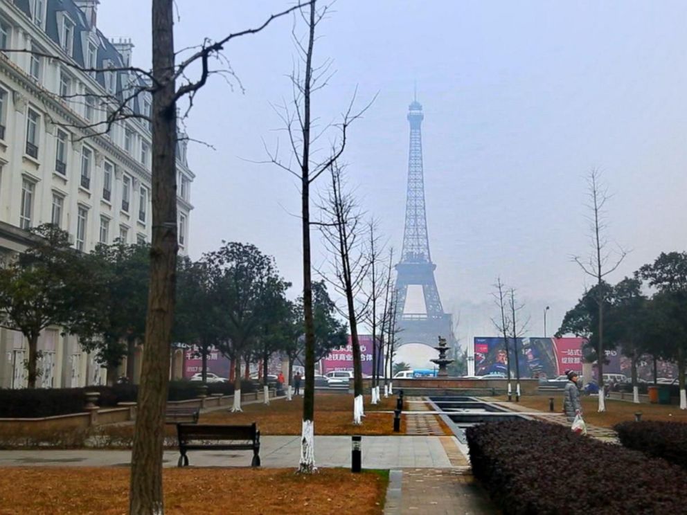 Replica of Eiffel Tower glows in E China's Hangzhou[1]