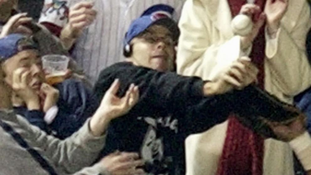 The Steve Bartman game: Fan grabs playable foul ball away from Moises Alou  as Cubs were five outs from World Series in 2003 – New York Daily News