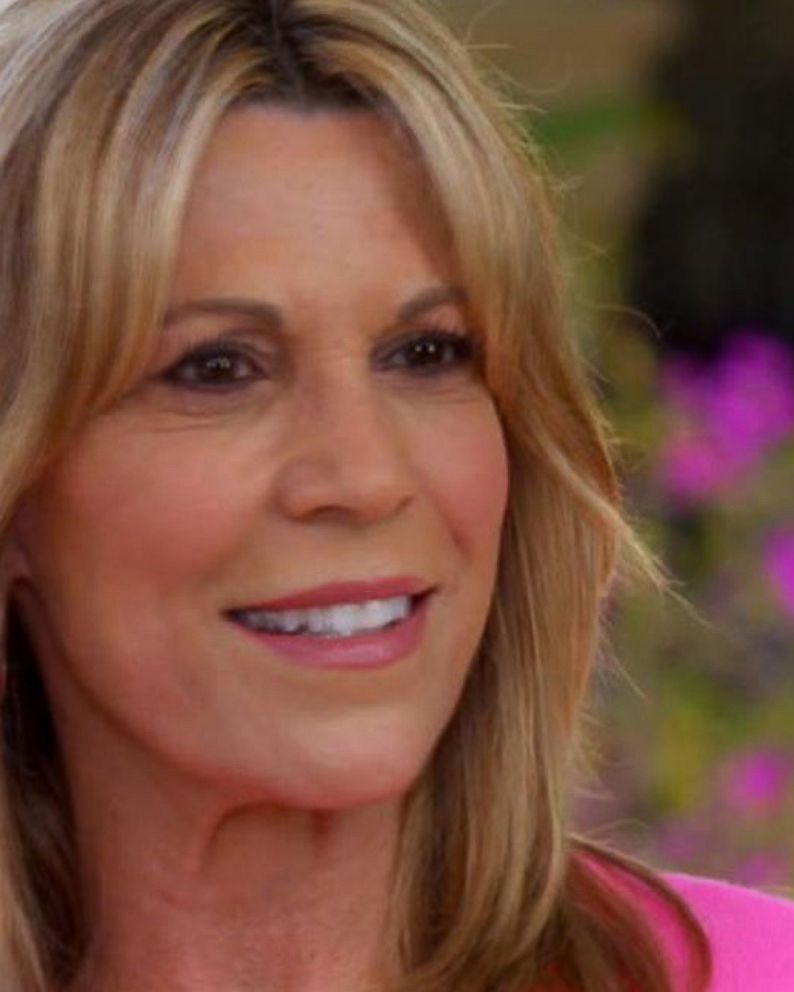 6,500 dresses later: 'Wheel of Fortune' host Vanna White on 35 years with Pat  Sajak, why she loves her job - ABC News