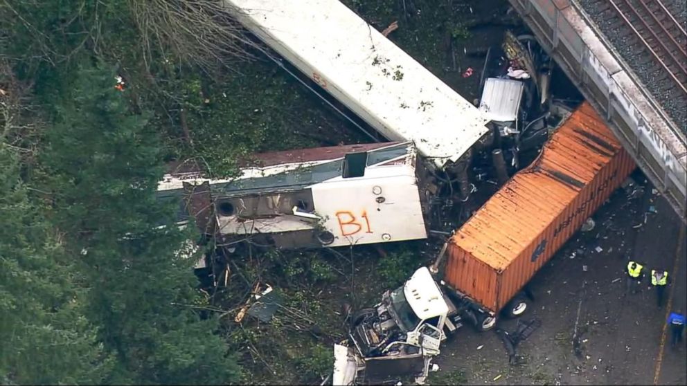 Amtrak derailment survivors, eyewitnesses, describe scary scene Video ...