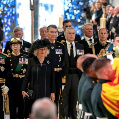 VIDEO: Thousands pay respect to Queen Elizabeth II 