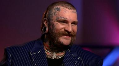VIDEO: Teddy Swims gives Nightline a behind-the-scenes look at his new 'Ugly' world tour