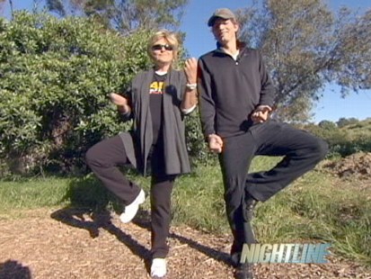 VIDEO: Actor leads "Nightline" anchor through low-impact trailside workout routine.