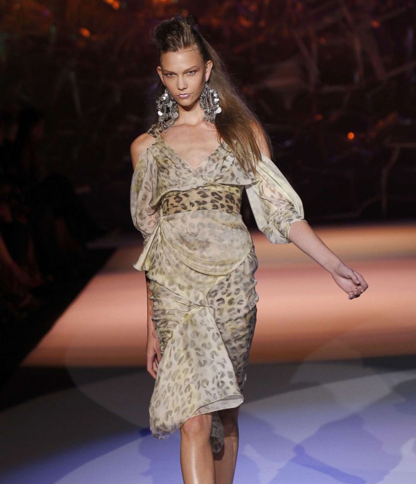 PHOTO: Karlie Kloss walks the runway for Zac Posen Spring 2009 at The Tent in Bryant Park on Sept. 11, 2008 in New York.