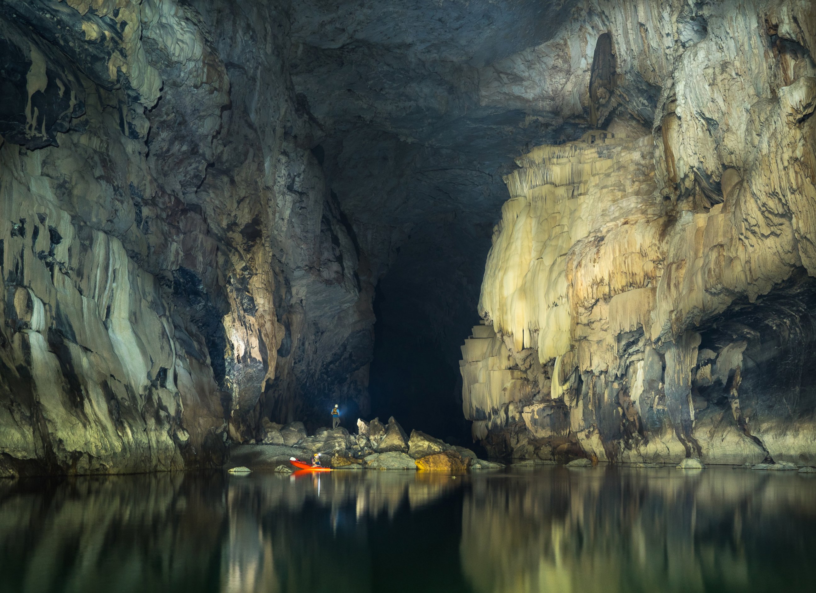 Cave. Пещера tham Khoun. Пещера тхамхоун Лаос. Пещеры Ланкин Гватемала. Пещера Эрвандун.