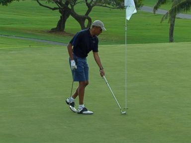 VIDEO: President Obama Makes Par on 18 With a Gimmie