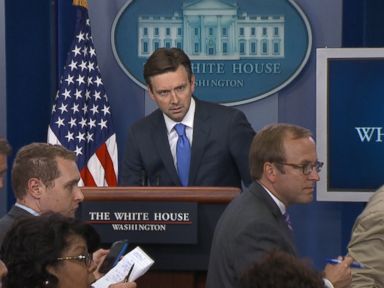 VIDEO: Secret Service agents evacuated the room as White House spokesman Josh Earnest was delivering his daily briefing.