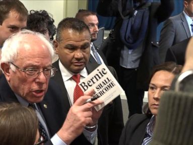 VIDEO: Bernie Sanders Autographs his 1987 Album 