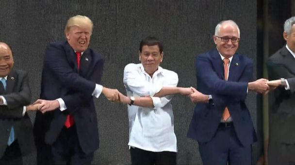 Video President Trump Appears Caught Off Guard By Handshake At ASEAN ...