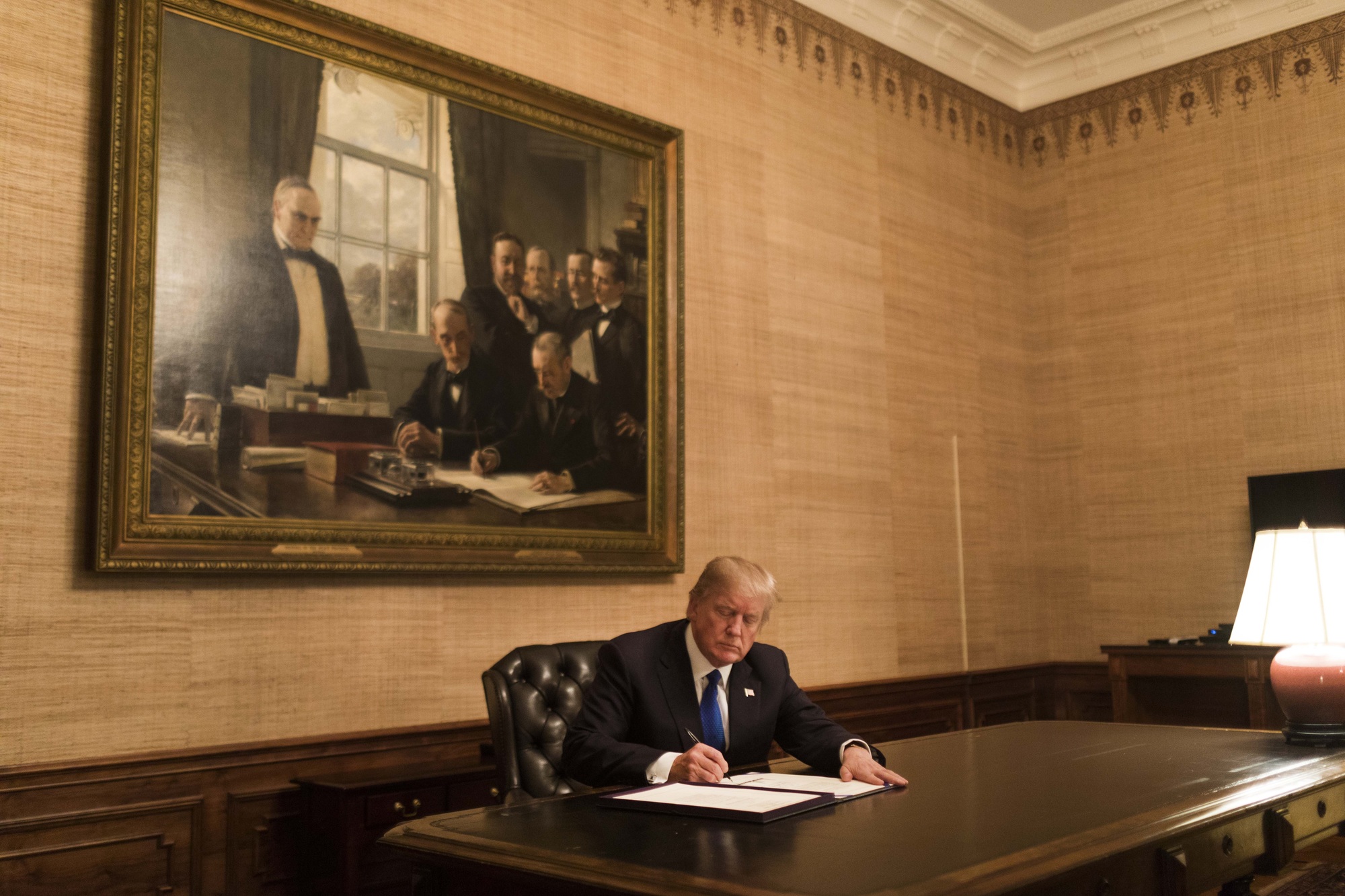 PHOTO: President Donald J. Trump signs H.R. 195 – Federal Register Printing Savings Act of 2017, including Extension of Continuing Appropriations Act, 2018, in the Treaty Room at the White House, Monday January 22, 2018, in Washington, D.C. 