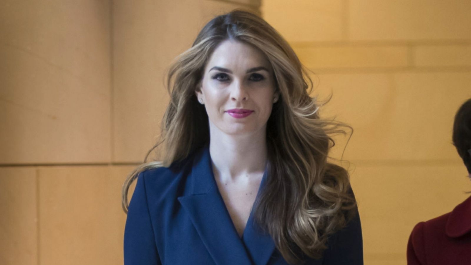 180227_wabc_hope_hicks_doesnt_answer_questions_16x9_1600.jpg