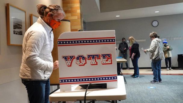 Chopsticks voices to veterans For The Unco's