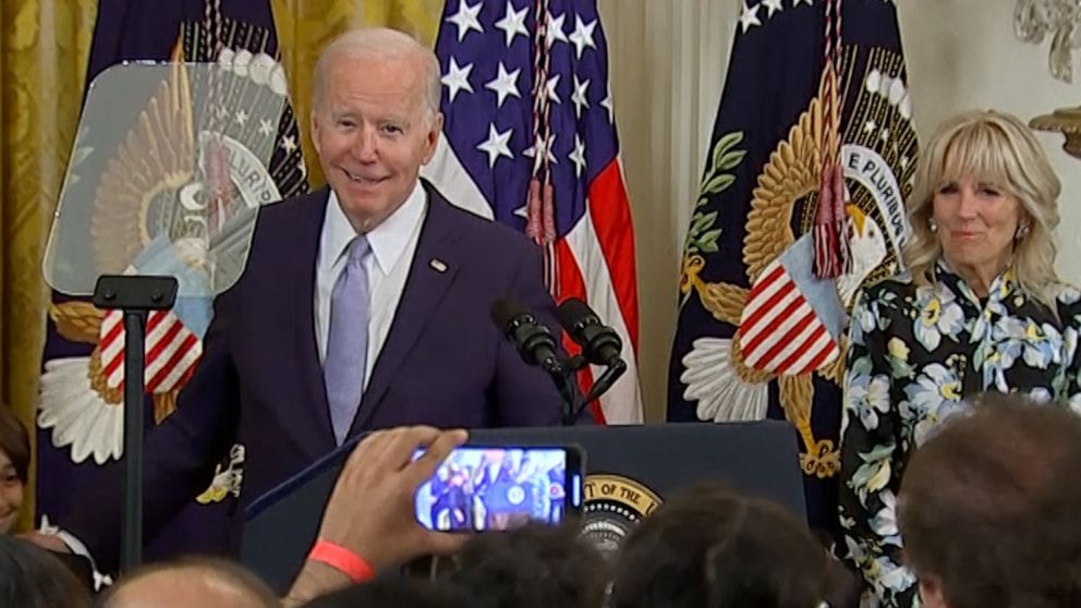Video Biden restores Eid alFitr celebration at White House ABC News
