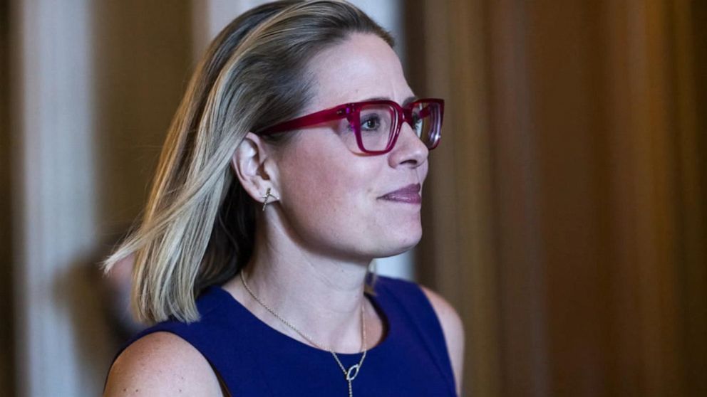 Video Arizona Sen. Kyrsten Sinema Leaves Democratic Party, Becomes An ...