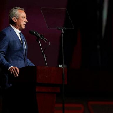 VIDEO: RFK Jr. joins Trump at Arizona rally after dropping out of race