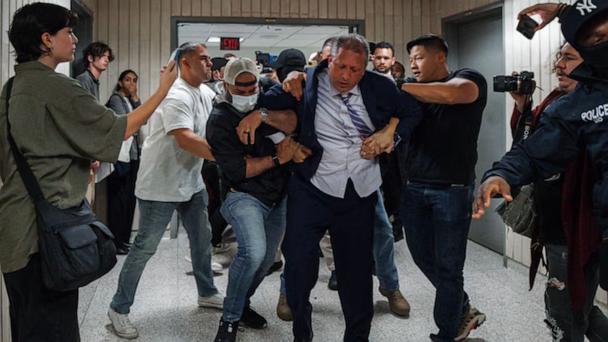 New York City comptroller and mayoral candidate, arrested at immigration court