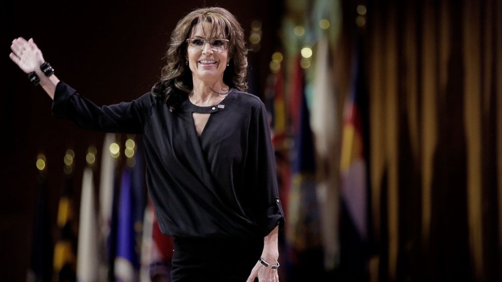 PHOTO: Sarah Palin waves as she leaves the stage during the 41st annual Conservative Political Action Conference at the Gaylord International Hotel and Conference Center, March 8, 2014, in National Harbor, Md.