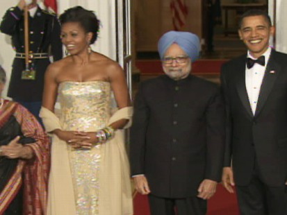 ABC News video of President Obama welcoming State Dinner guests of honor.