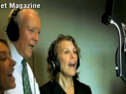 Video of Senator Orrin Hatch singing a Hanukkah song he wrote.