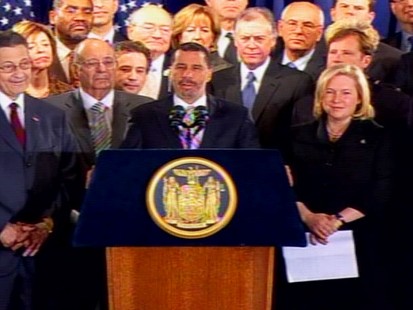 Video of newly appointed Rep. Kirsten Gillebrand with NY Gov. Paterson.