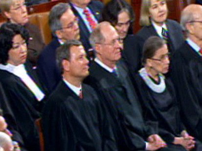 VIDEO: Justice Alito shakes his head when Obama hits campaign finance decision.