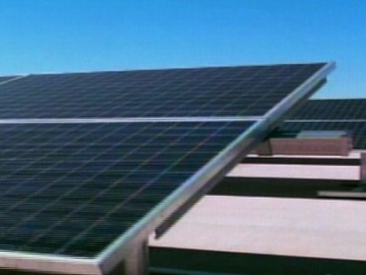 Video of Sunlen Miller reporting on solar pannels at the White House.