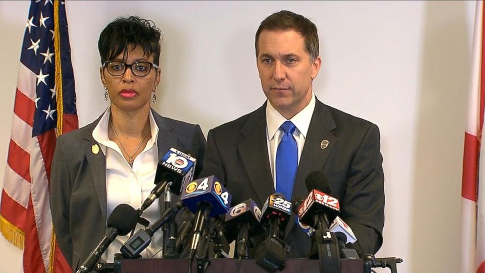 PHOTO: Florida State Attorney David Aronberg, right, is seen here at a press conference, April 14, 2016.