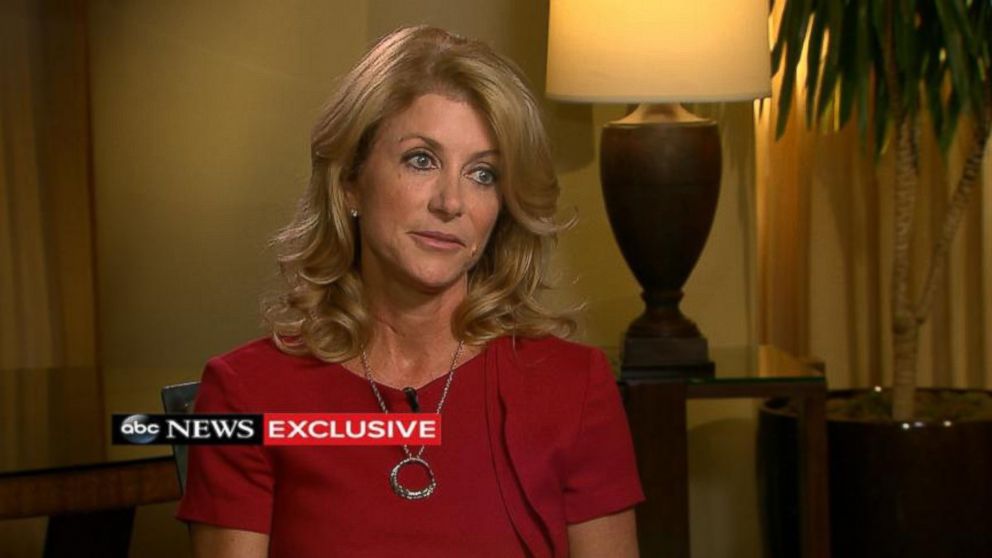 PHOTO: Texas Democratic gubernatorial candidate Wendy Davis speaks with Robin Roberts in an ABC News exclusive.