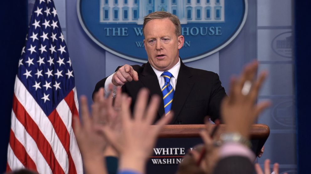 White House press secretary Sean Spicer calls on a reporter during the daily briefing at the White House in Washington, Jan. 24, 2017. 