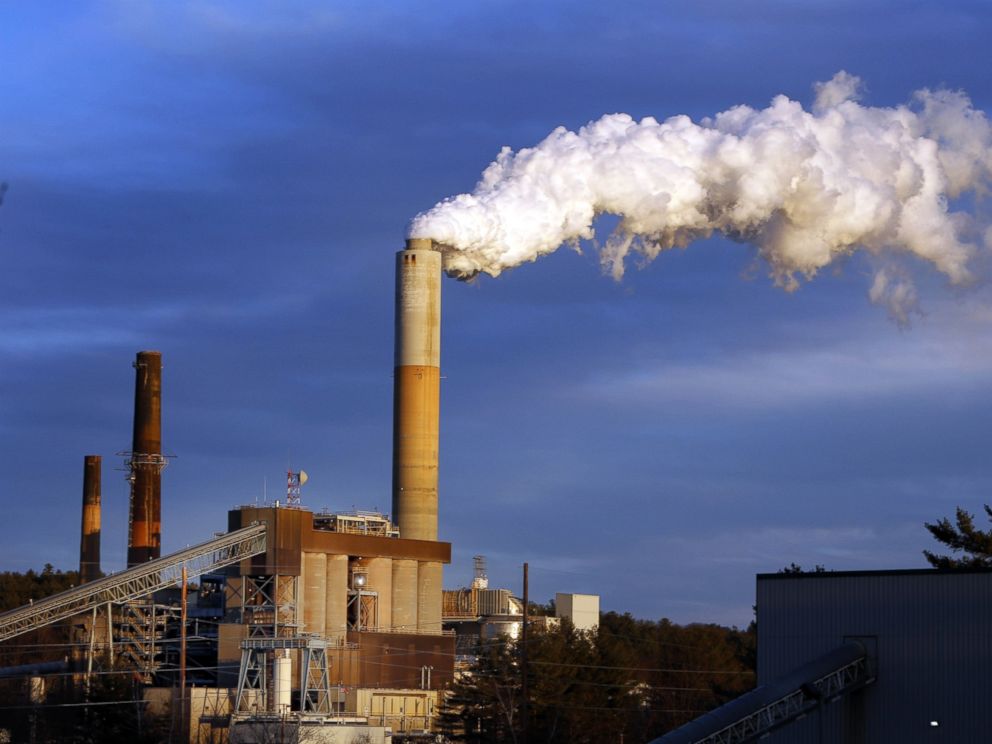 PHOTO: A plume of steam billows from the coal-fired Merrimack Station in Bow, N.H., Jan. 20, 2015.