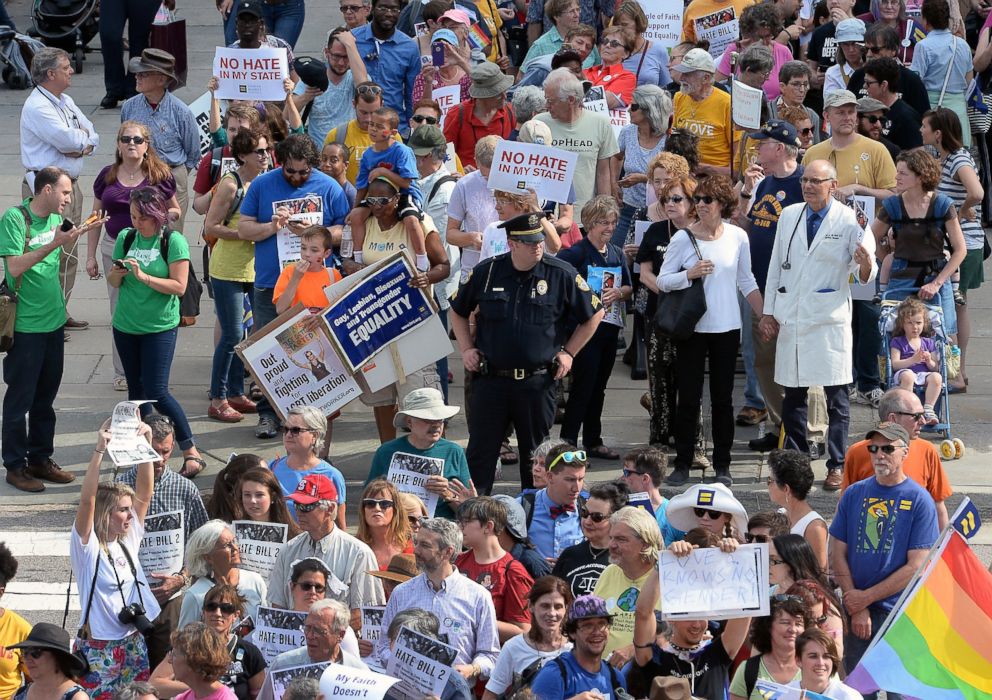 PHOTO: Protesters head into the Legislative building for a sit-in against House Bill 2 in Raleigh, N.C., April 25, 2016.