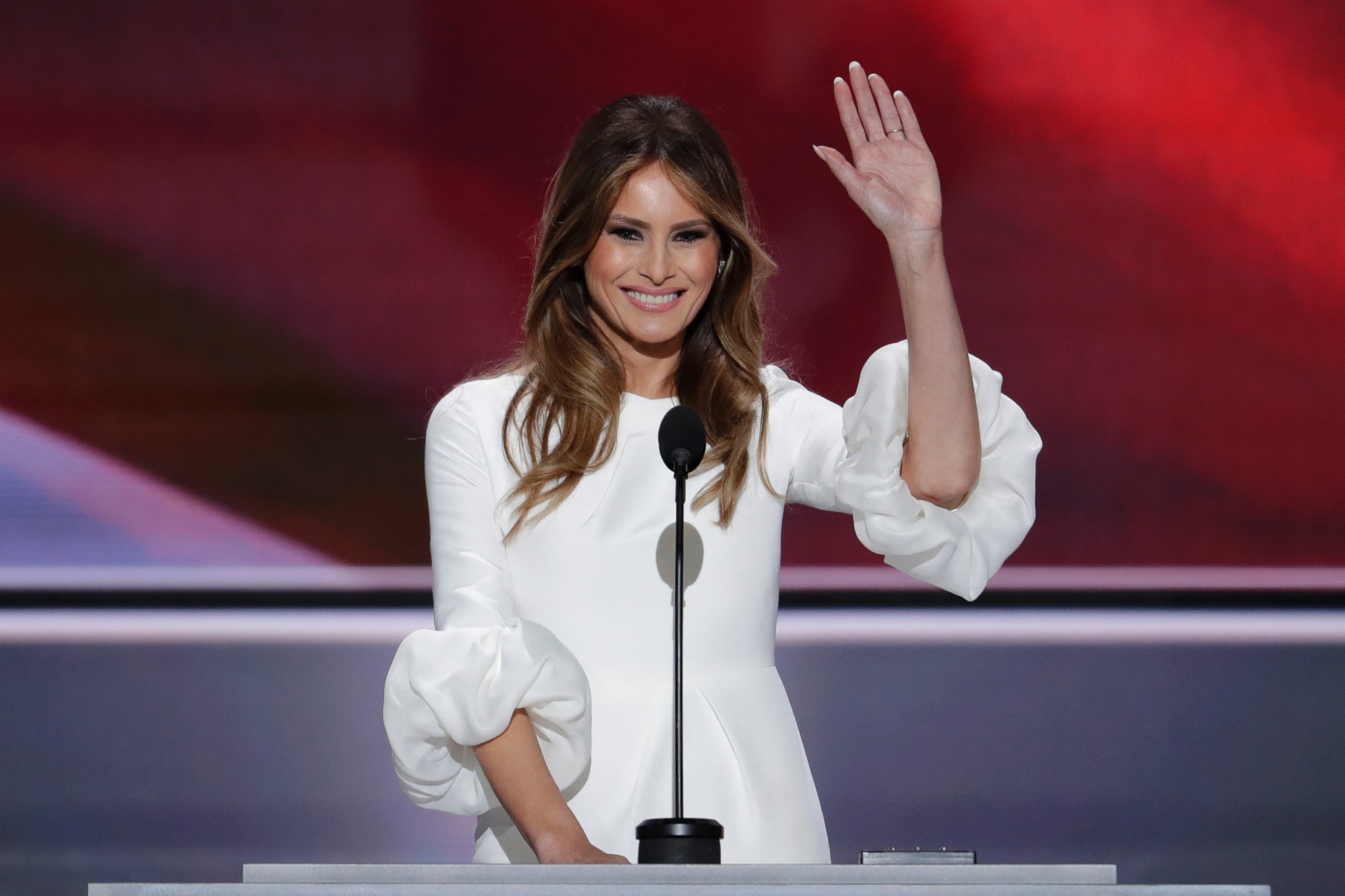 PHOTO: Melania Trump, wife of Donald Trump, waves as she speaks during the opening day of the Republican National Convention in Cleveland, July 18, 2016. 