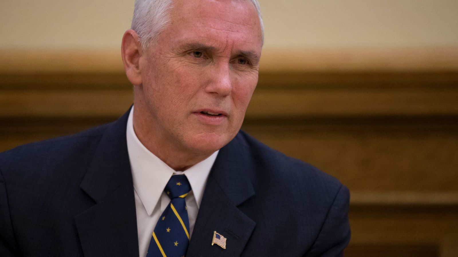 Mike pence hotsell hamilton video