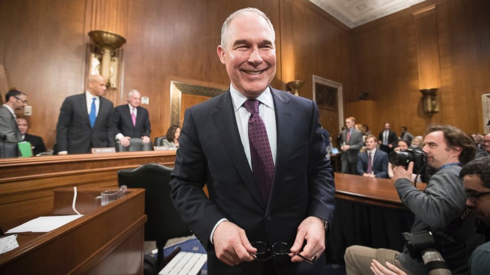 Environmental Protection Agency Administrator-designate Scott Pruitt arrives on Capitol Hill in Washington, Jan. 18, 2017. 