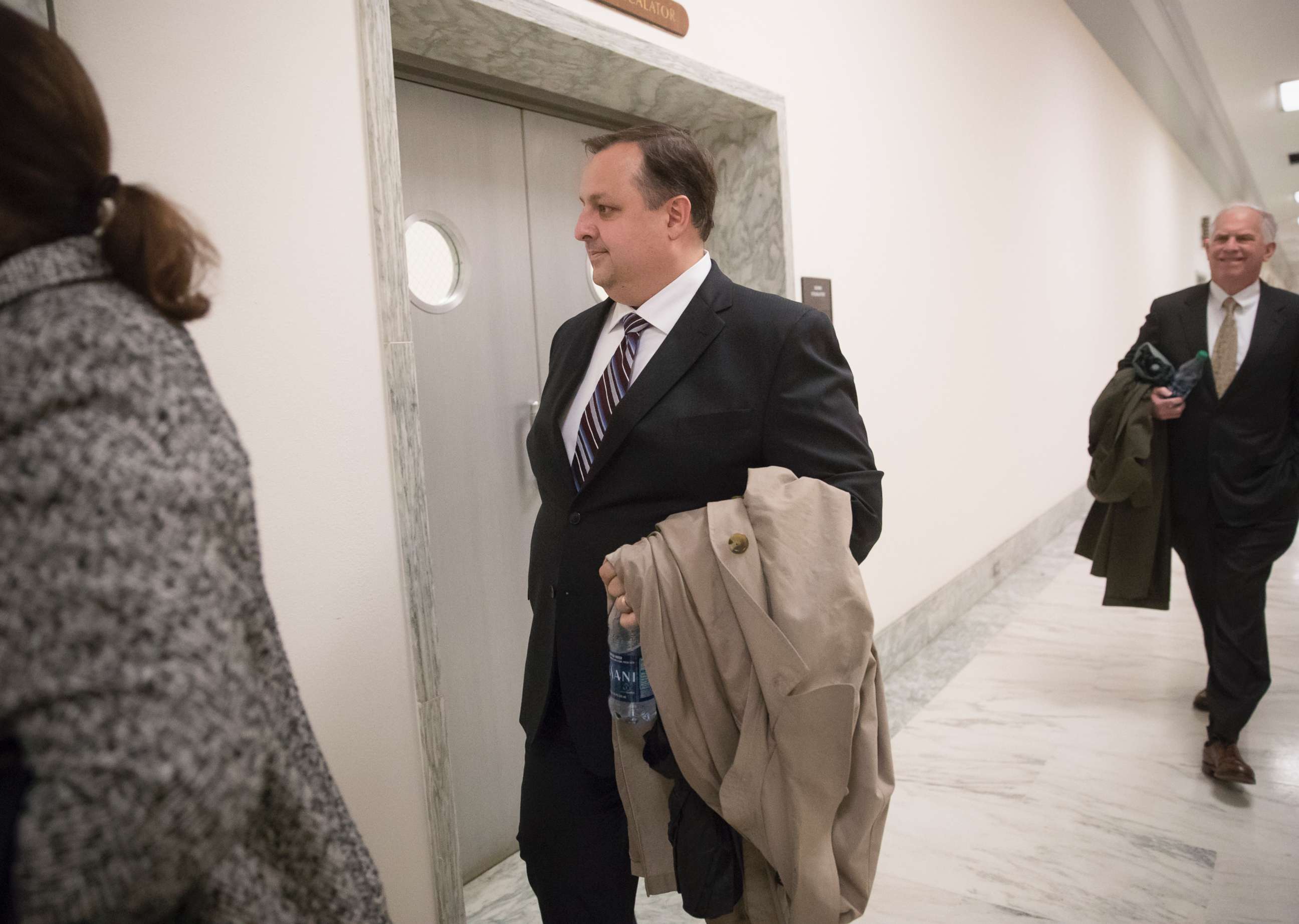 PHOTO: Walter Shaub Jr., director of the U.S. Office of Government Ethics walks on Capitol Hill in Washington in this Jan. 23, 2017 file photo. 