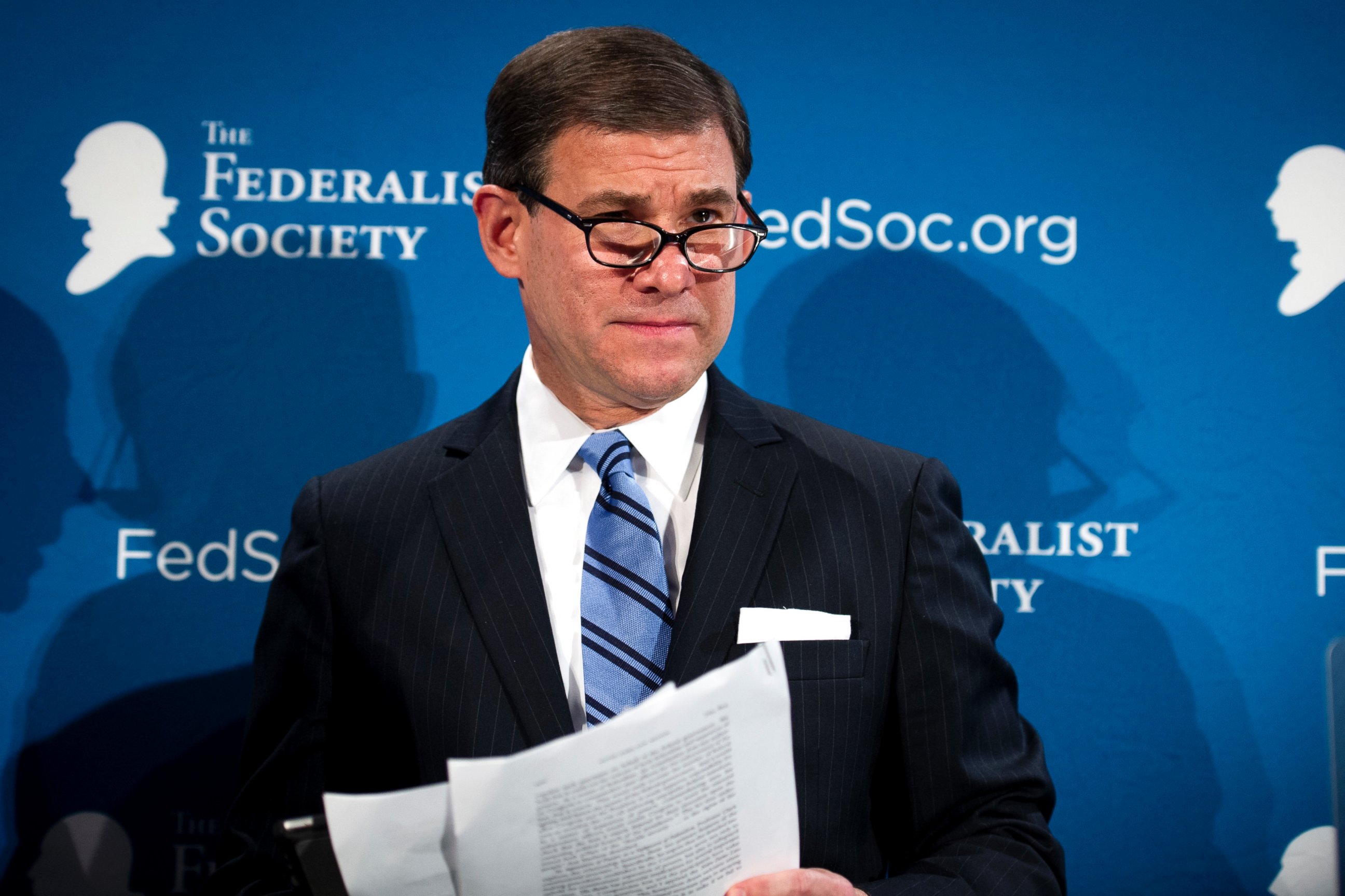 PHOTO: Judge William Pryor, U.S. Court of Appeals, Eleventh Circuit, moderates a panel discussion during the Federalist Society's National Lawyers Convention in Washington, Nov. 17, 2016.