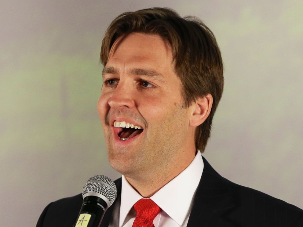 PHOTO: Ben Sasse speaks in Lincoln, Neb., May 13, 2014, after winning his party's primary election.