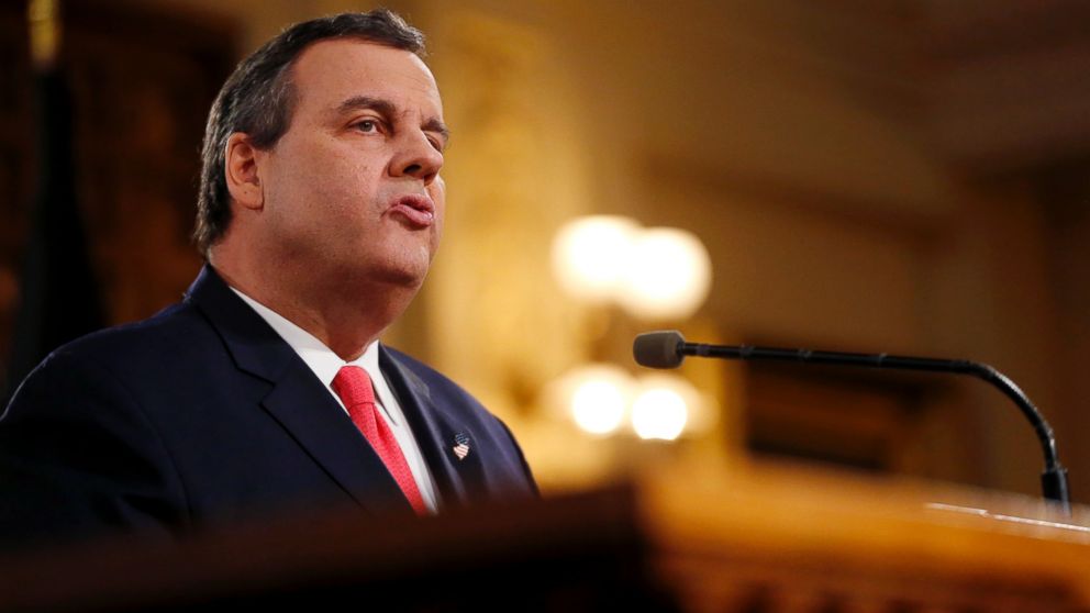 PHOTO: Gov. Chris Christie of New Jersey delivers his State of the State address, Jan. 12, 2016, in Trenton, N.J.