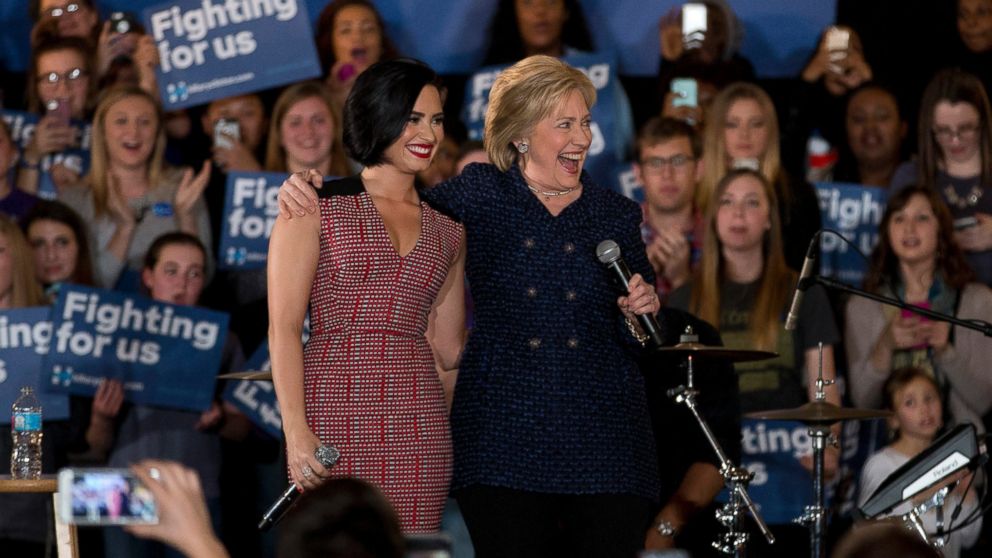 Demi Lovato and More Snap Selfies With Bill Clinton