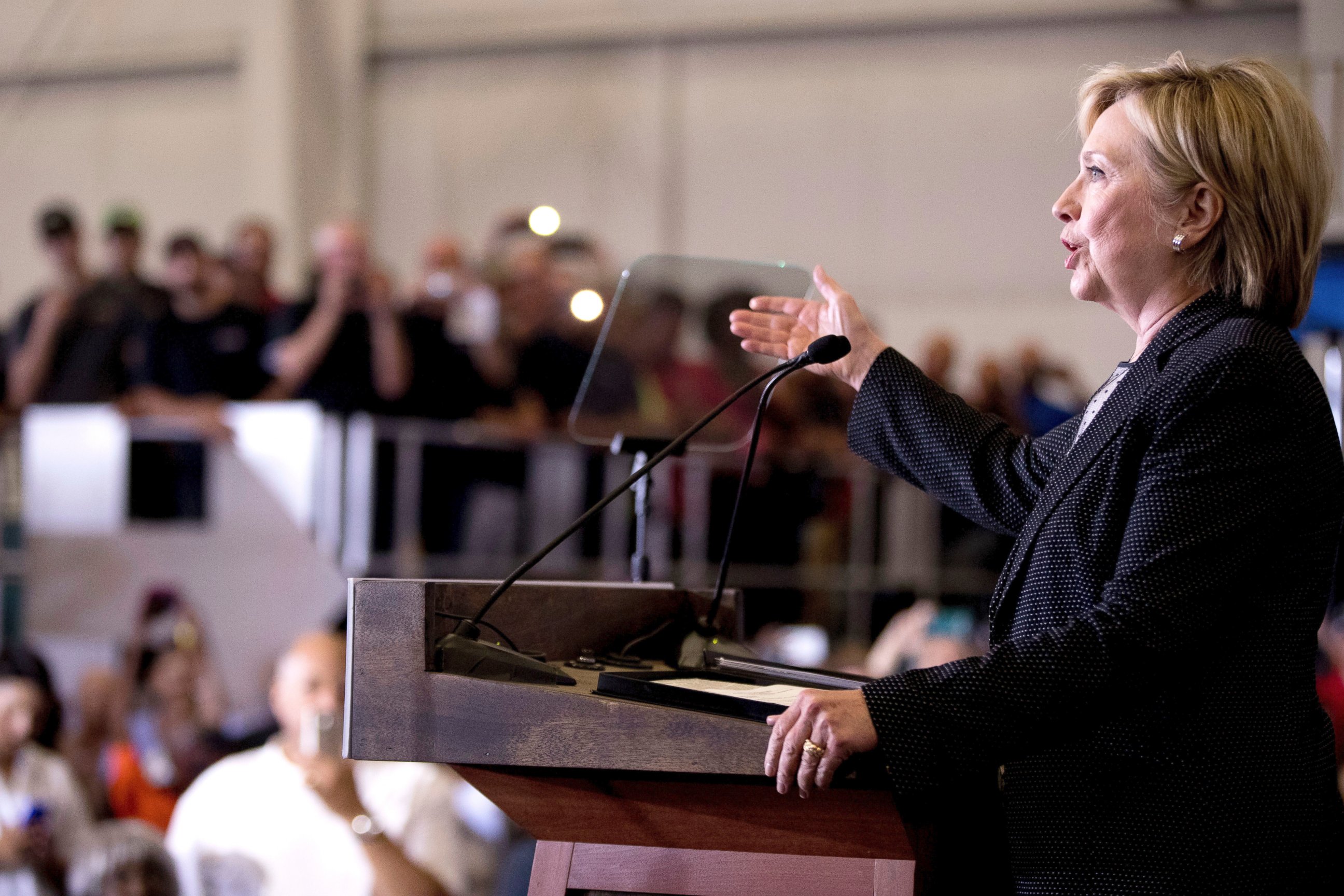 PHOTO: Democratic presidential candidate Hillary Clinton gives a speech on the economy after touring Futuramic Tool & Engineering, in Warren, Michigan, Aug. 11, 2016.