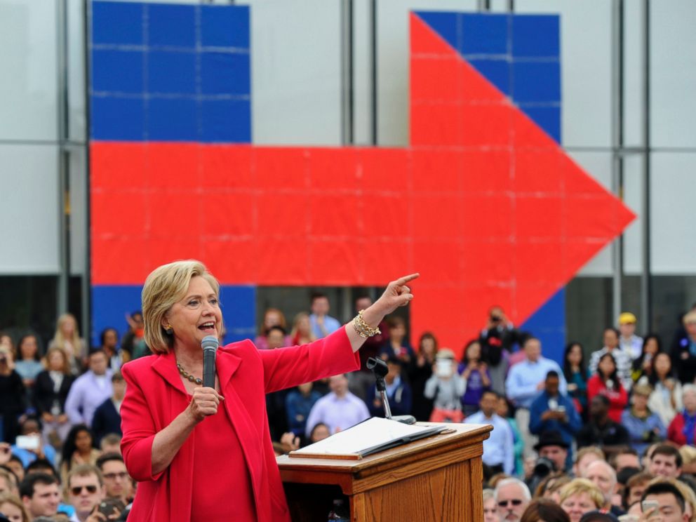 PHOTO: Democratic presidential candidate Hillary Rodham Clinton speaks on the campus of Case Western Reserve University in Cleveland on Aug. 27, 2015, during a Commit to Vote grassroots organizing meeting.