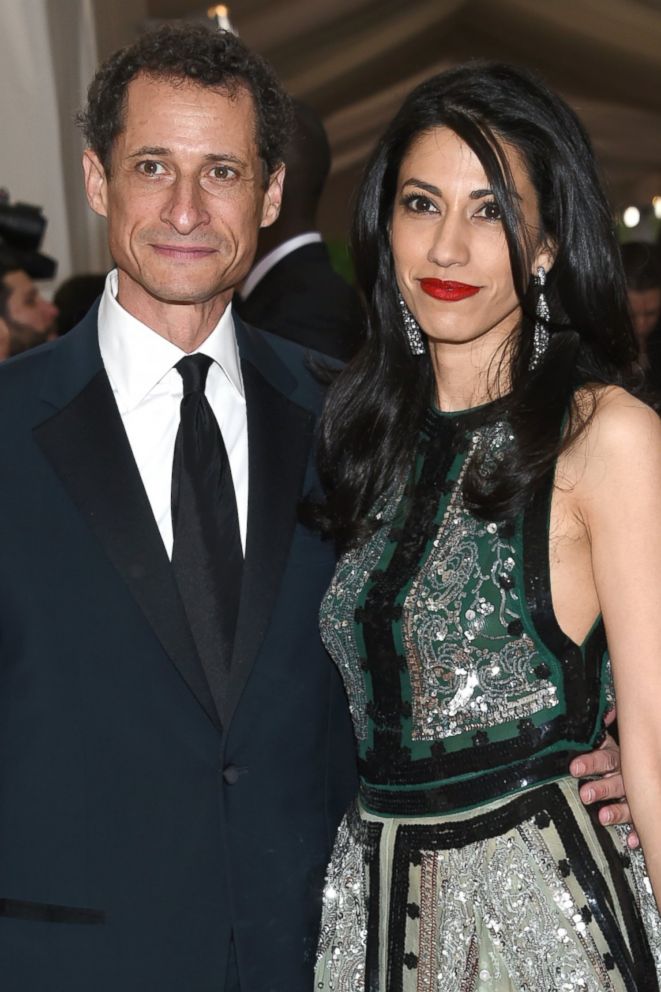 PHOTO: Anthony Weiner and Huma Abedin arrive at The Metropolitan Museum of Art Costume Institute Benefit Gala, celebrating the opening of "Manus x Machina: Fashion in an Age of Technology" on Monday, May 2, 2016, in New York City.