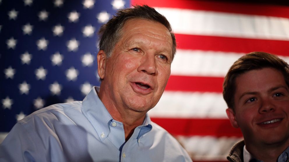 John Kasich Cracks ‘awkward Dad Jokes On Way To White House Abc News 