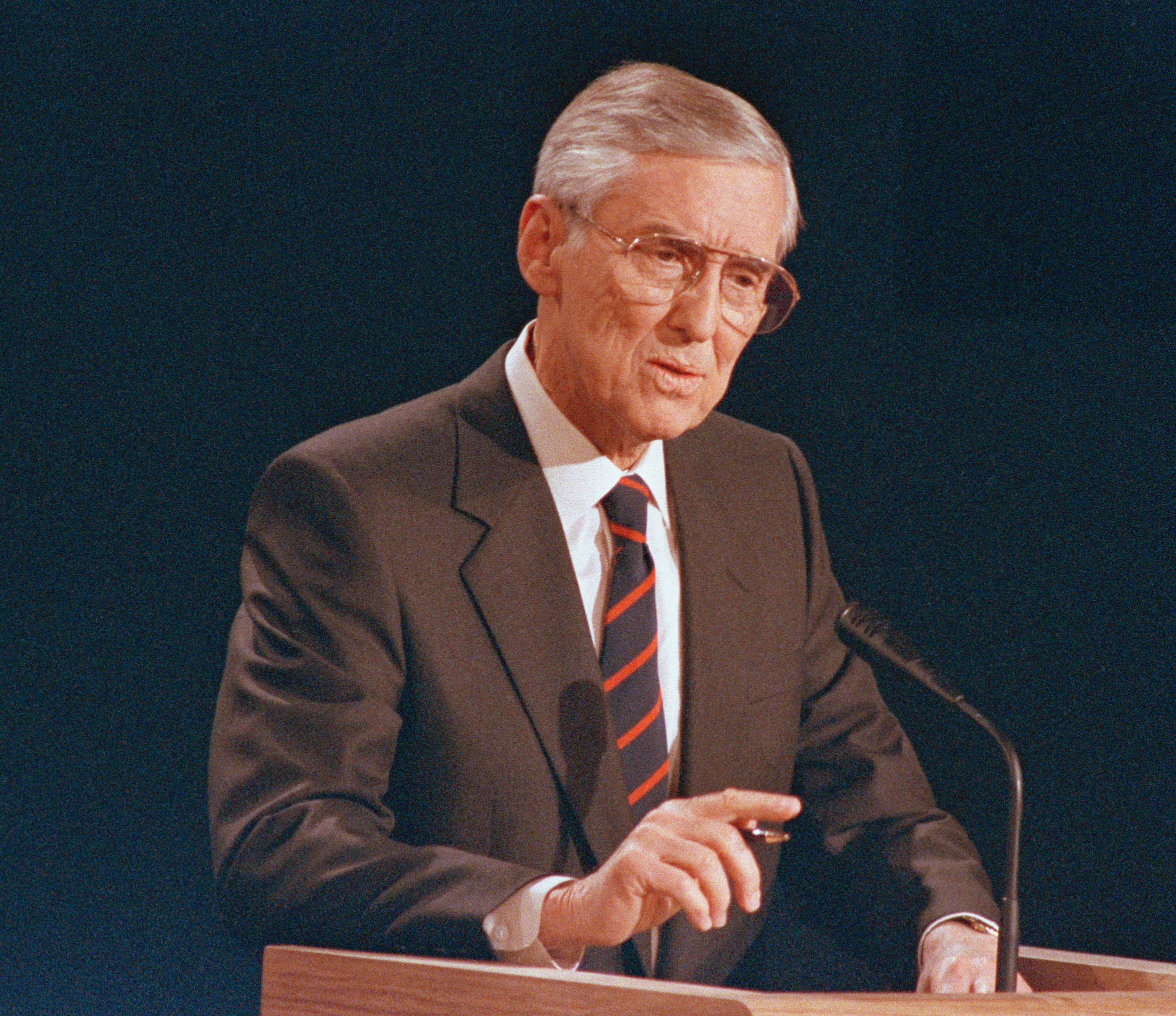 PHOTO: Sen. Lloyd Bentsen, D-Texas, speaks during his Vice Presidential debate with Sen. Dan Quayle, R-Ind., at the Omaha Civic Auditorium, Omaha, Nebraska, Oct. 5, 1988. 
