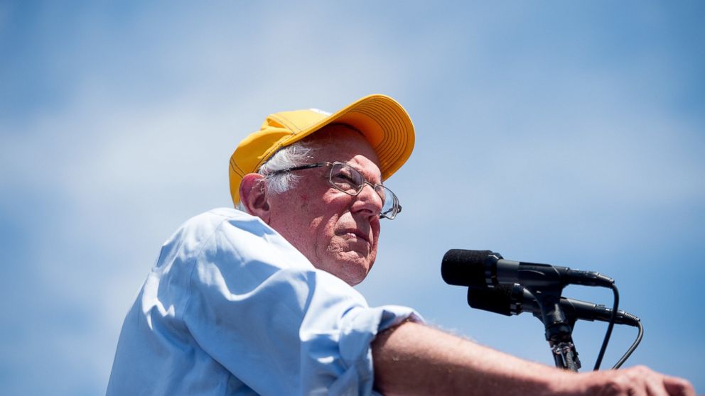 Bernie Sanders Praised for Visiting New York City Public Housing Project -  ABC News