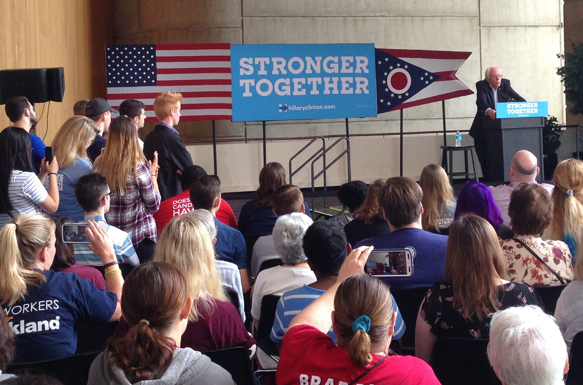 PHOTO: Sen. Bernie Sanders speaks to an audience at the University of Akron, Sept. 17, 2016 in Akron, Ohio. 